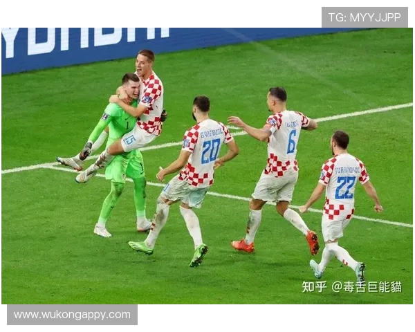 为什么“压人”不算犯规?足球规则中的合理身体对抗边界解析