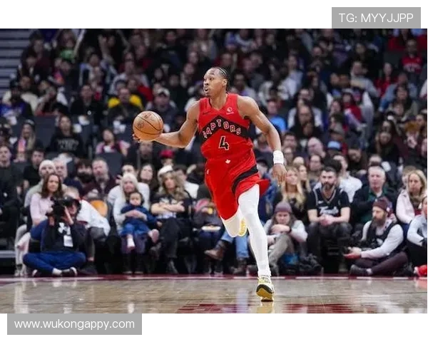 斯科蒂·巴恩斯三分命中率提升拉开空间，助力队内关键得分爆发