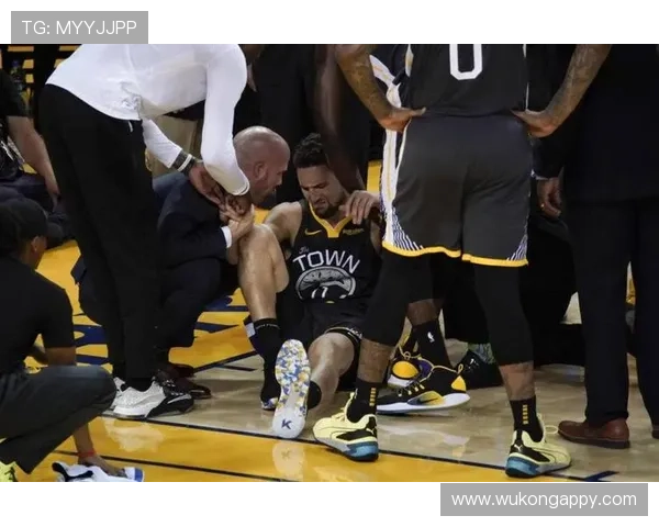 汤普森在库里挡拆后无球跑位较季初提升三分效率