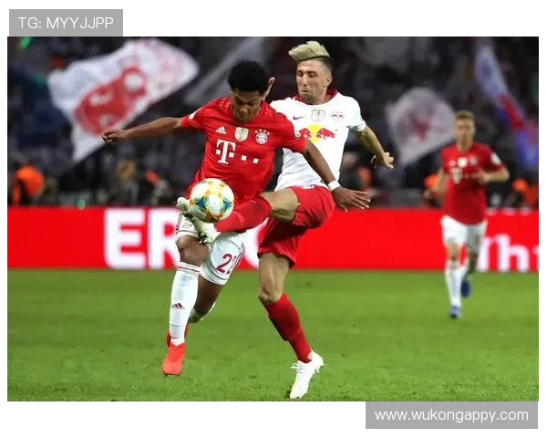 拜仁高位压迫反噬，防线频繁被打穿暴露防守协同问题