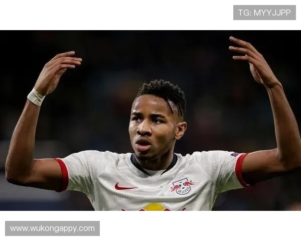 恩昆库从边锋到中路核心的角色进化解析